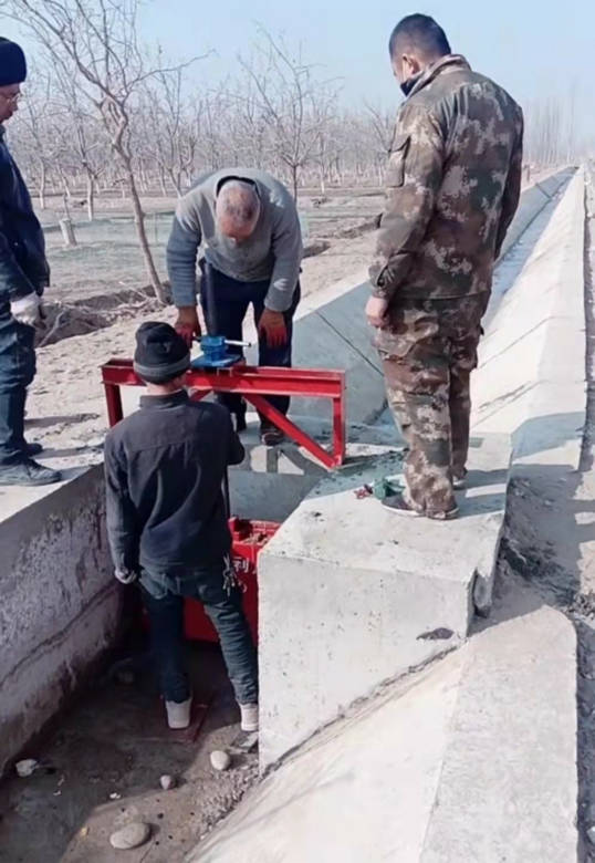 ���̰���